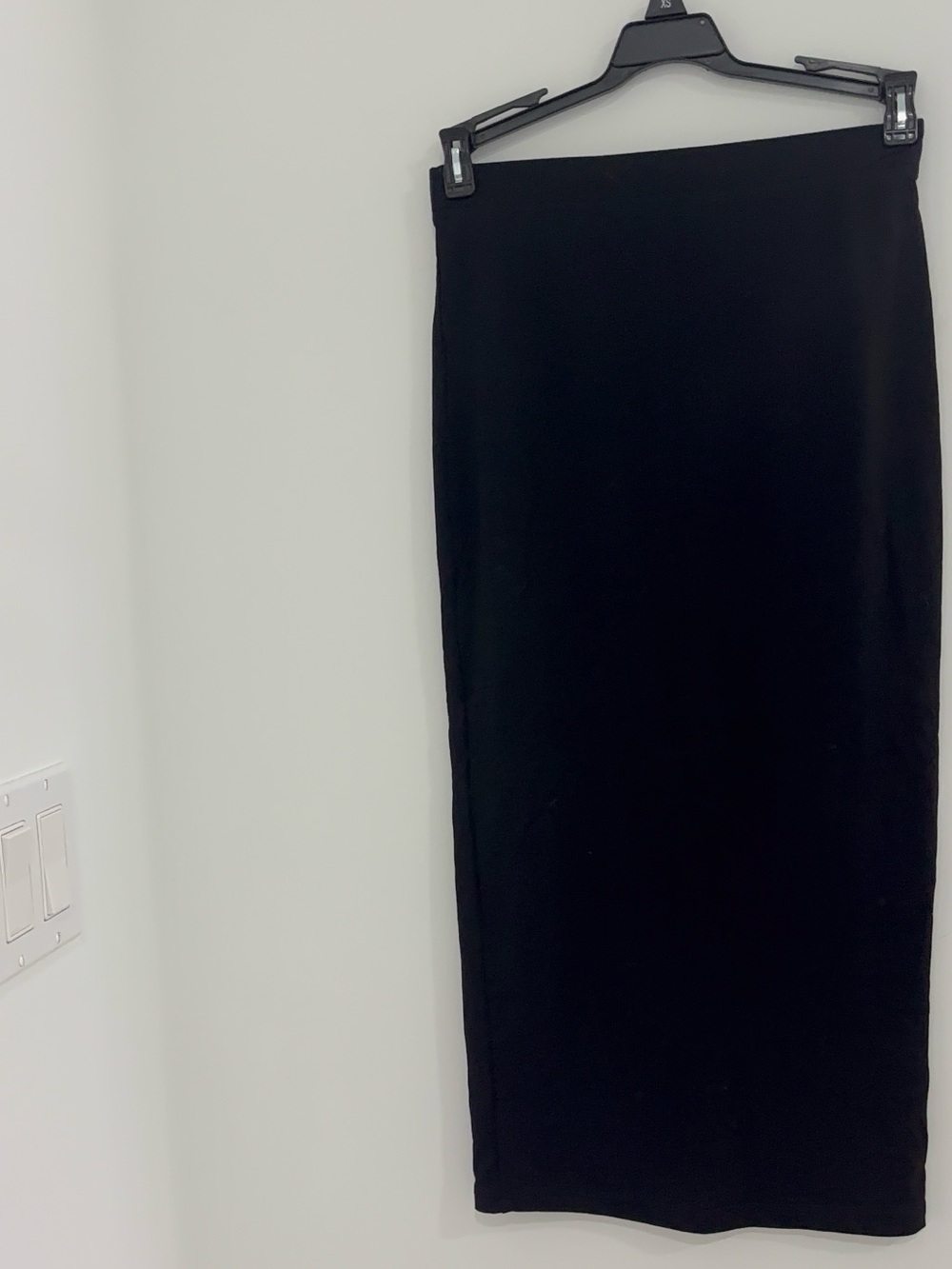 Classic Black Midi Pencil Skirt